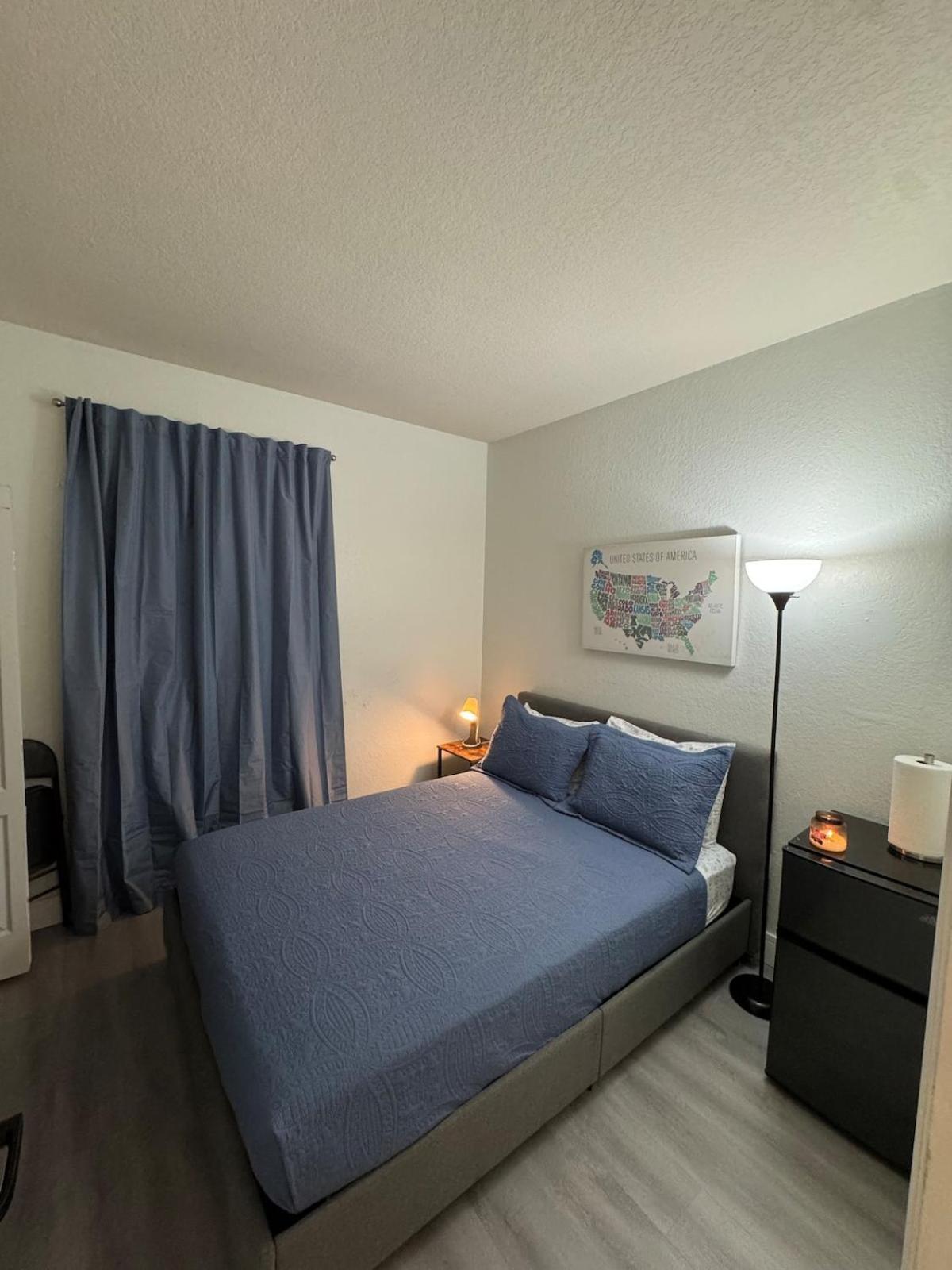 W Private Entrance Near Airport, Dolphin Mall & Fiu *